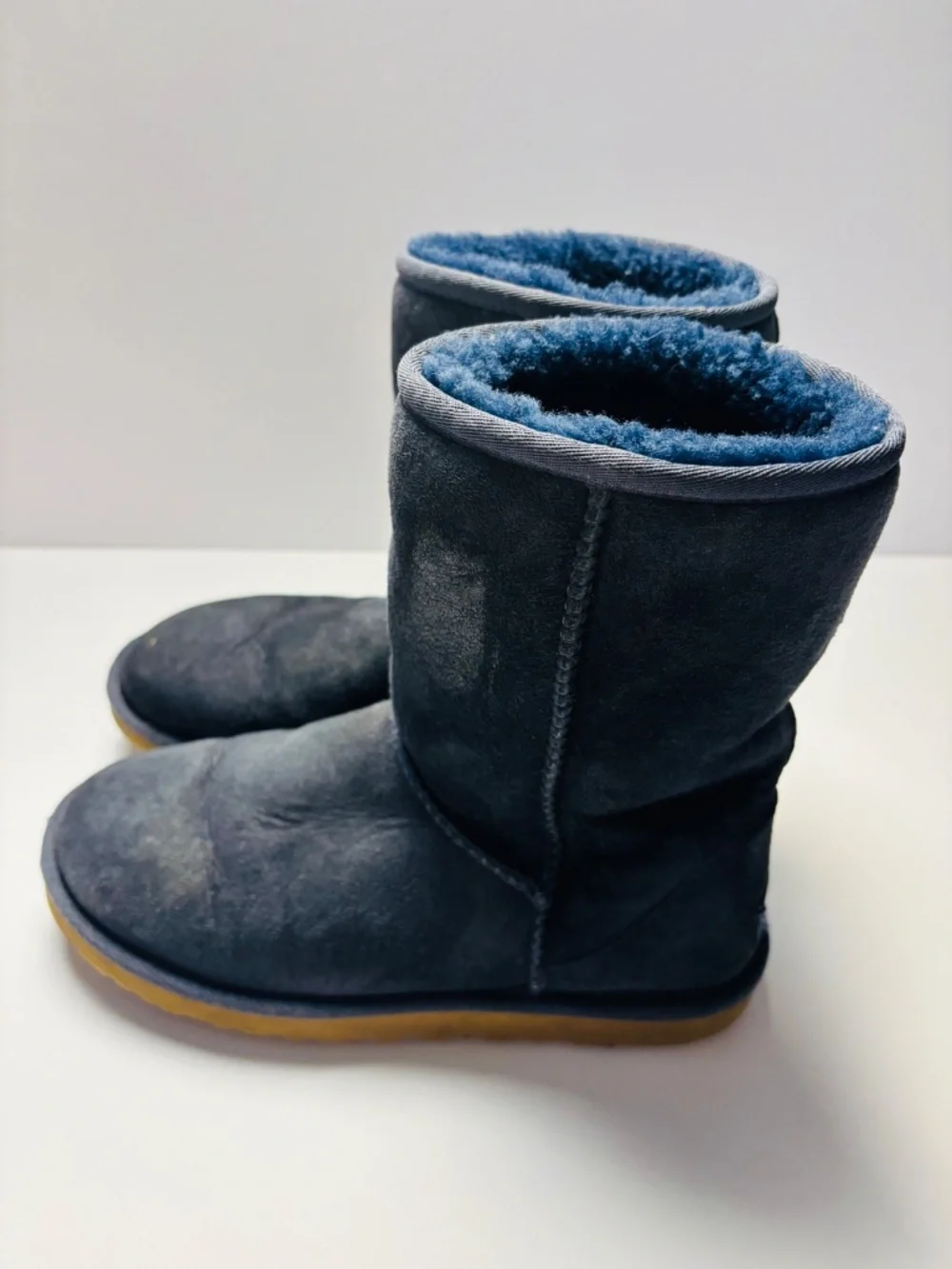UGG Australia Classic Short Navy Blue Suede Sheepskin Boots Women’s Size 6